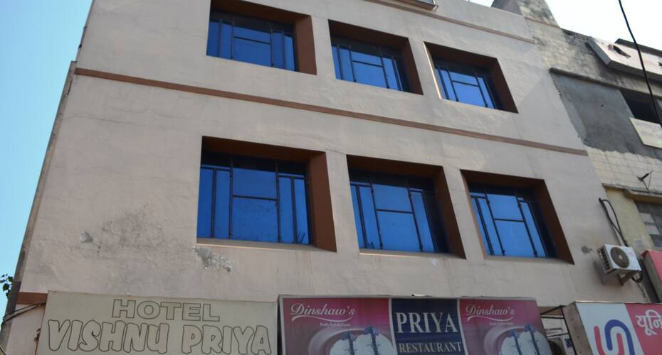 Hotel Vishnu Priya, Varanasi 1